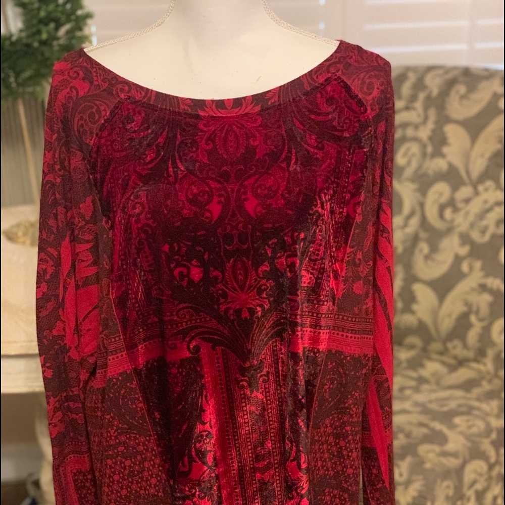 Red and Black Velvet Textured Top/Sweater Size 2x